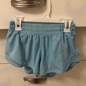 NWOT Blue Glow Lululemon Hotty Hot 2.5” Shorts